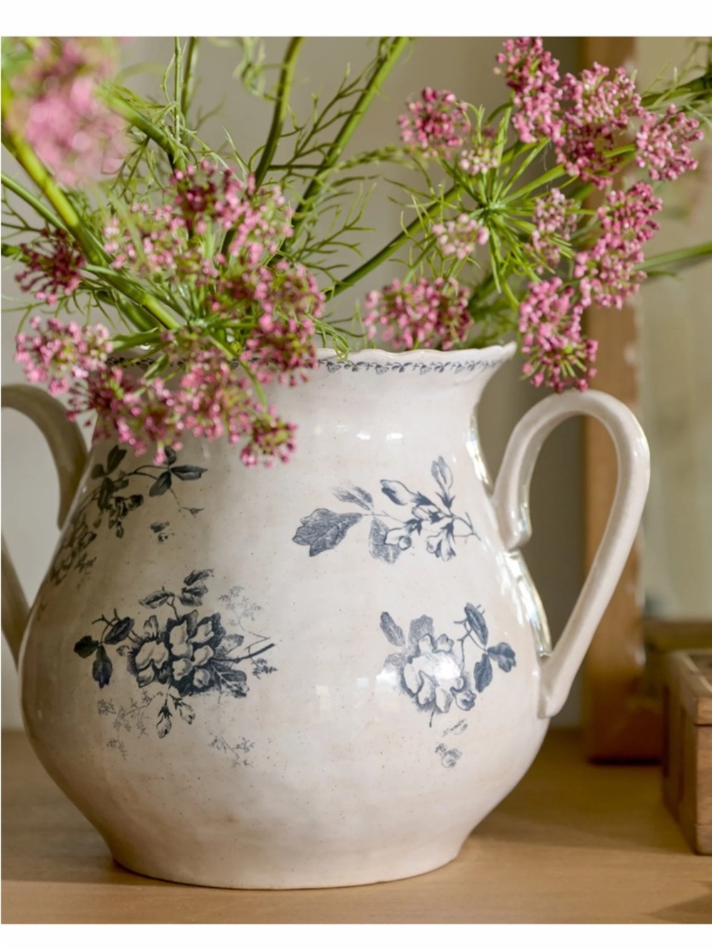 NIB / Heirloom Garden Navy Floral Vase with Handles